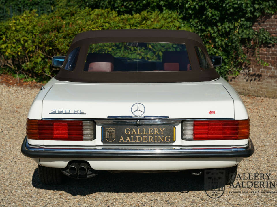 Imagen 49/50 de Mercedes-Benz 380 SL (1982)