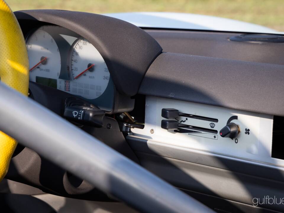 Image 38/50 of Lotus Elise 111 (1998)