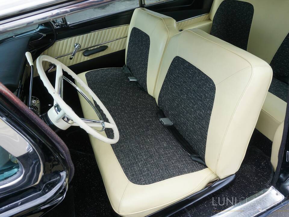 Image 52/77 of Ford Fairlane 500 Club Victoria (1958)