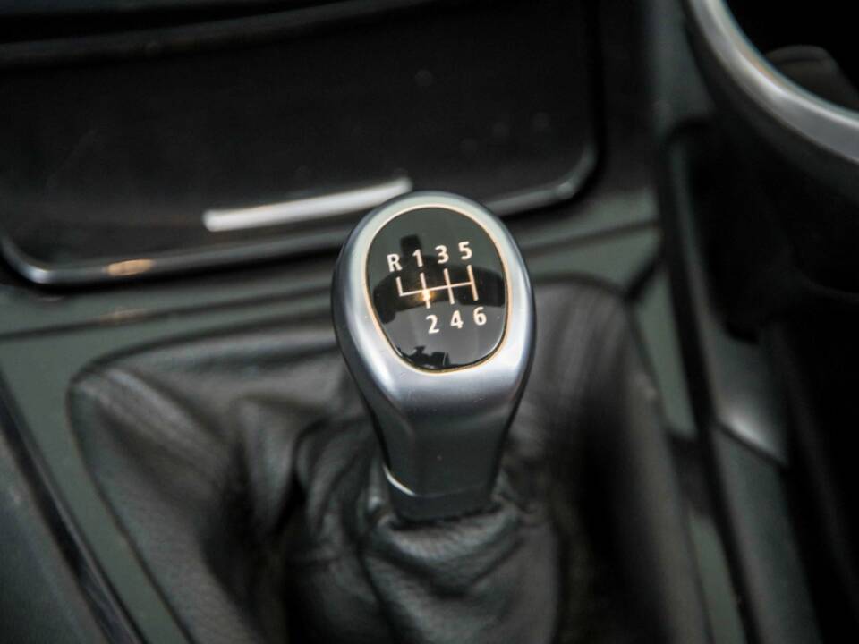 Image 28/50 de BMW 120i (2008)