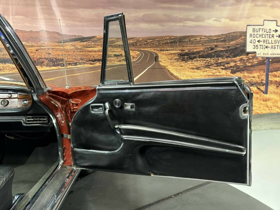 Image 23/49 de Mercedes-Benz 280 SE 3,5 (1971)