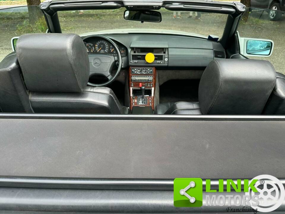 Image 6/10 of Mercedes-Benz 500 SL (1991)