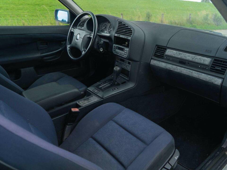 Bild 32/40 von BMW 316i (1998)