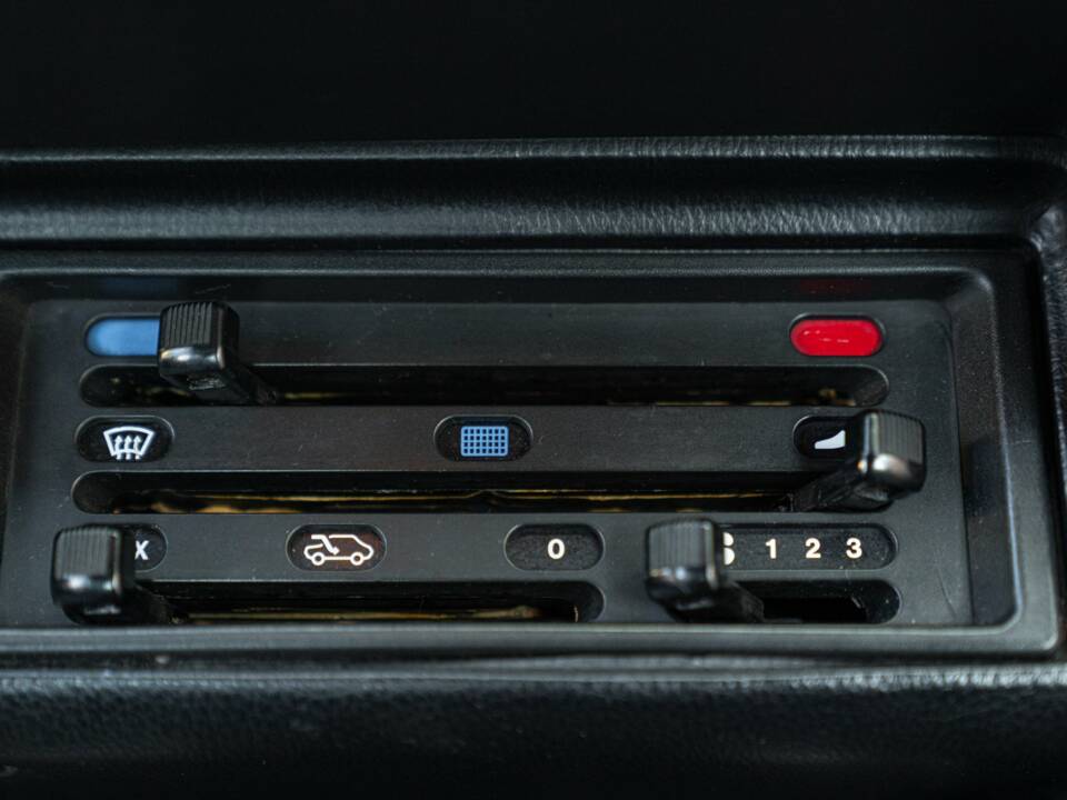 Bild 37/50 von FIAT Ritmo 105 TC (1990)