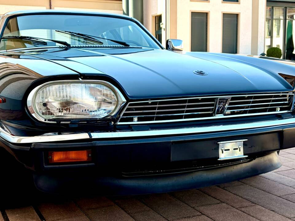 Image 5/17 of Jaguar XJS 5.3 V12 (1985)