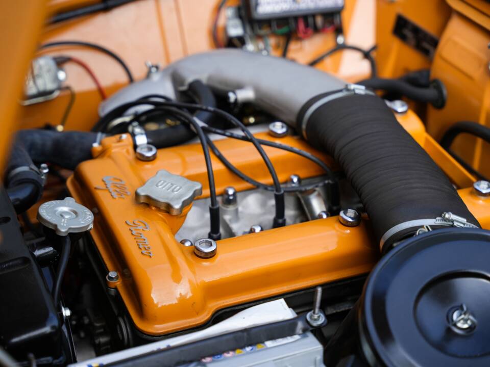 Image 10/38 of Alfa Romeo Giulia GT 1300 Junior (1968)