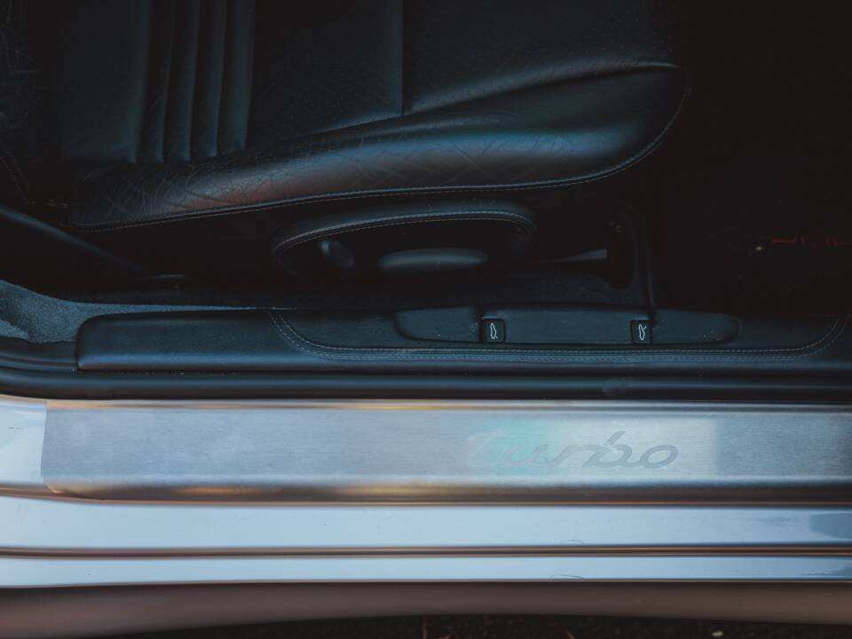 Obraz 33/38 pojazdu Porsche 911 Turbo (2001)