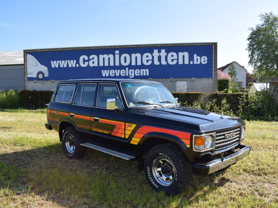 Image 17/17 of Toyota Land Cruiser FJ 62 (1987)