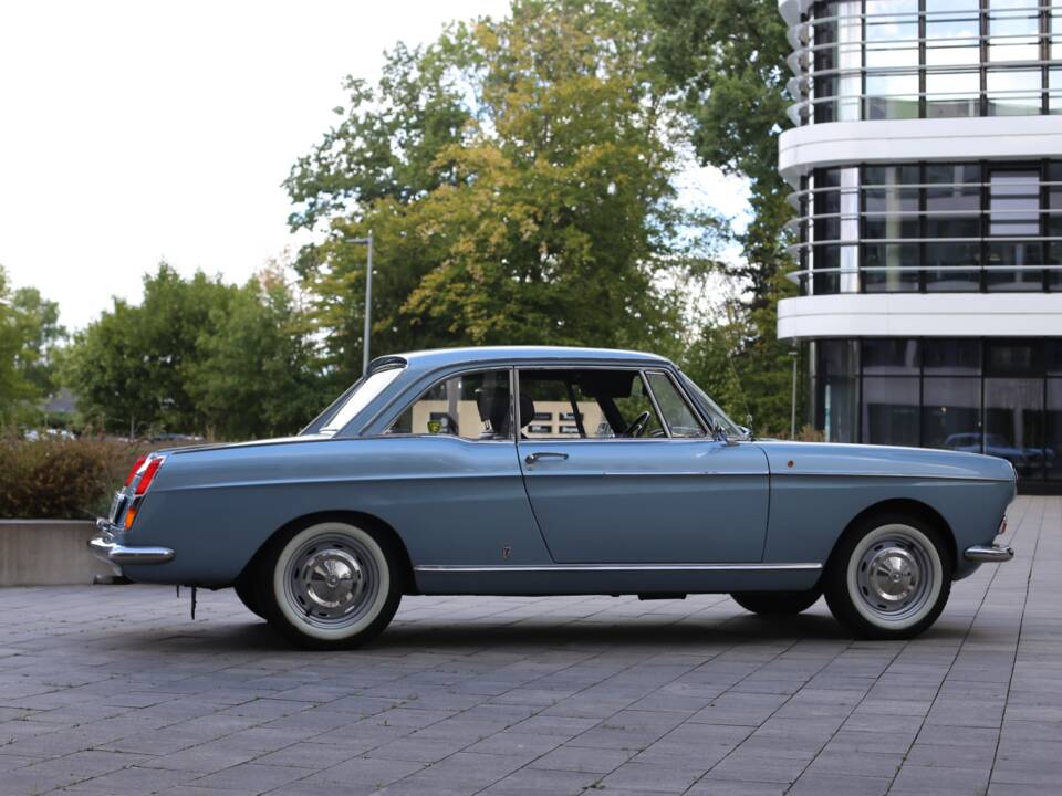 Image 4/56 of Peugeot 404 Coupé (1968)