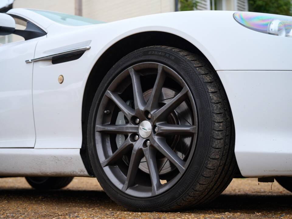 Image 42/50 of Aston Martin DB 9 Volante (2009)