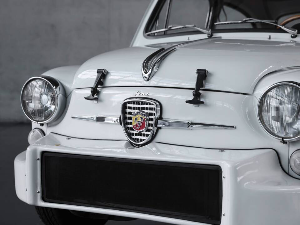 Image 43/47 of Abarth Fiat 850 TC (1965)
