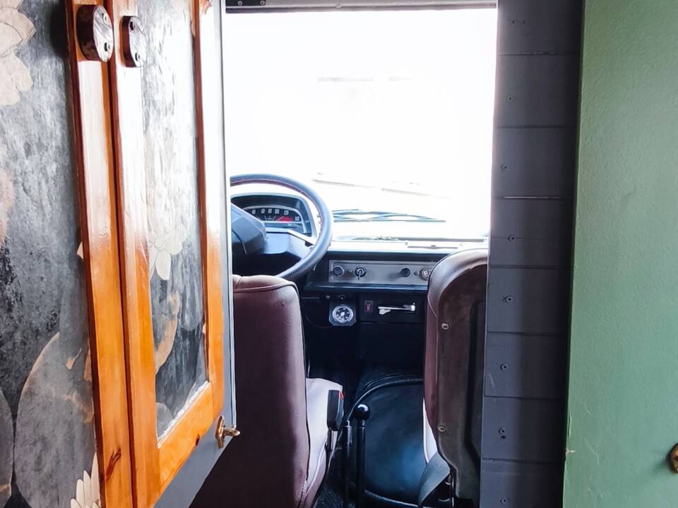 Image 71/92 of FIAT 242 E (1981)