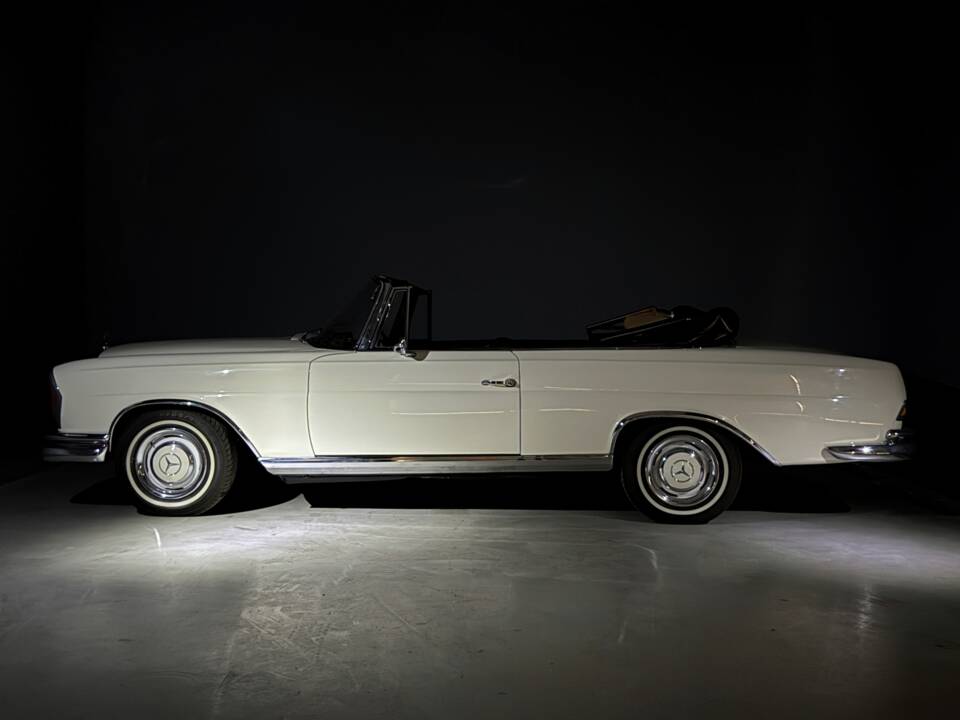 Afbeelding 5/36 van Mercedes-Benz 250 SE (1966)