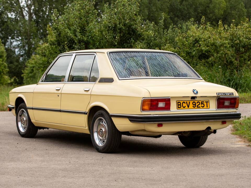 Image 3/44 of BMW 518 (1979)