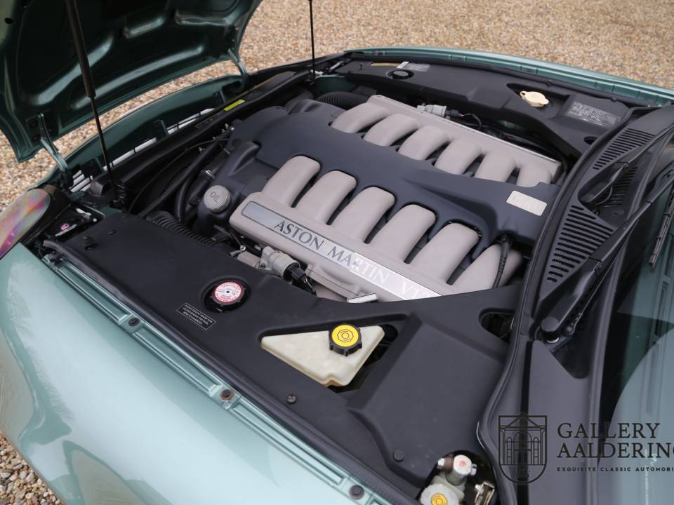 Image 33/50 of Aston Martin DB AR1 (2004)