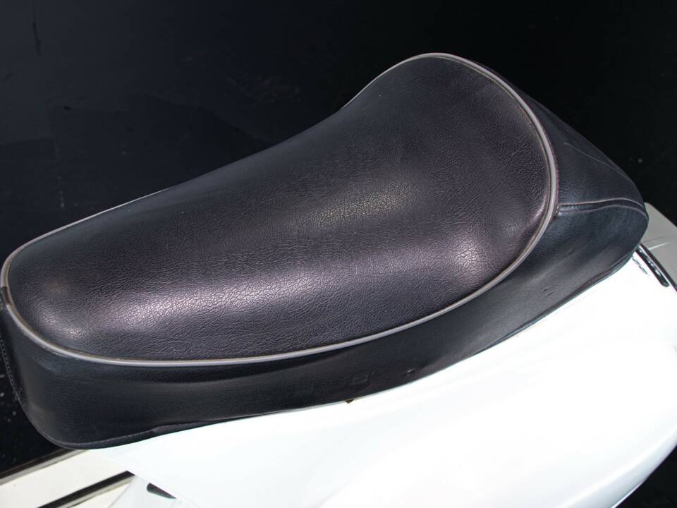 Immagine 25/50 di Piaggio Vespa 50 Special (1972)