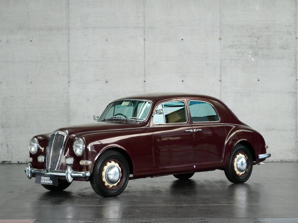 Image 1/50 of Lancia Aurelia B12 (1955)