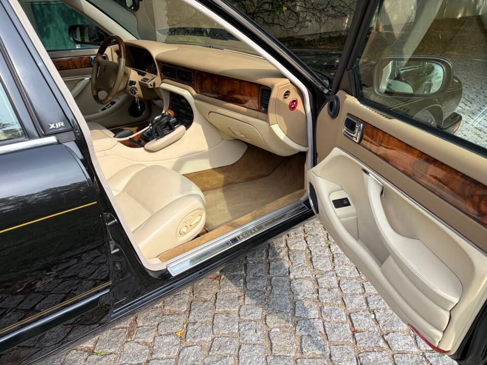 Bild 11/57 von Jaguar XJR 4.0 Supercharged (1997)