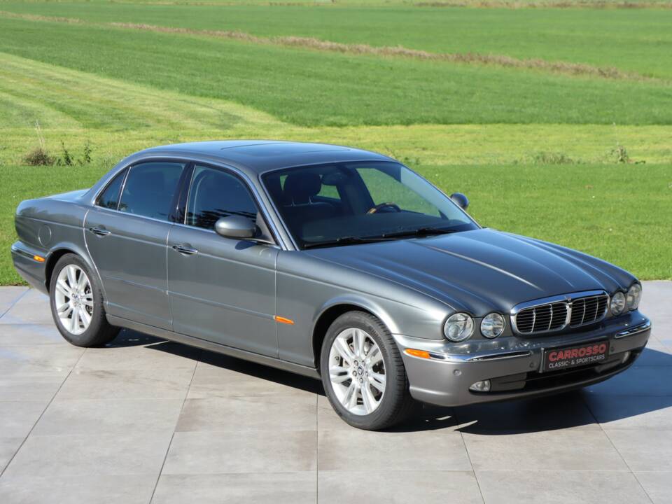 Image 1/50 of Jaguar XJ 8 4.2 (2004)