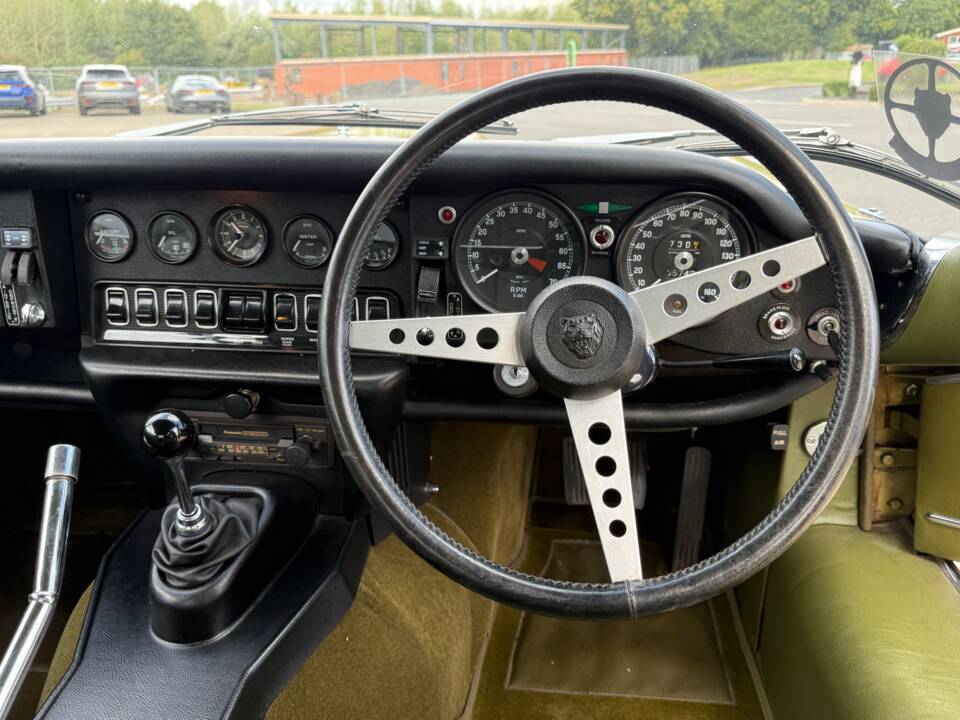 Bild 17/35 von Jaguar E-Type V12 (2+2) (1973)