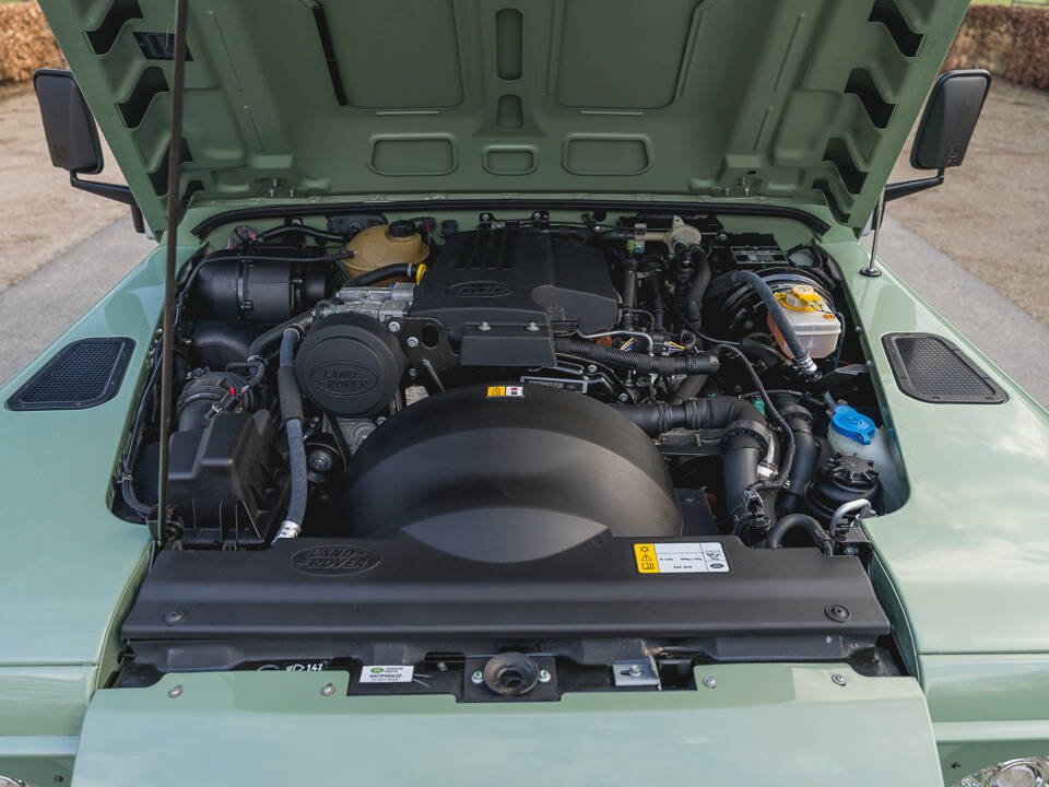 Bild 17/37 von Land Rover Defender (2016)