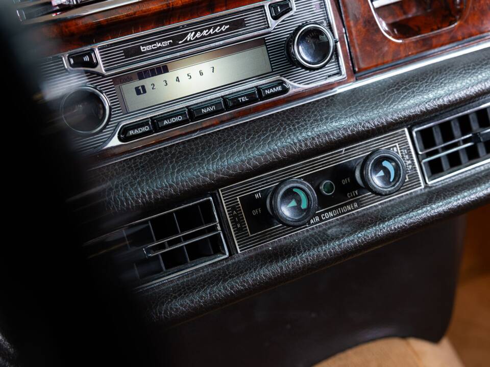 Image 11/26 of Mercedes-Benz 280 SE 4,5 (1972)