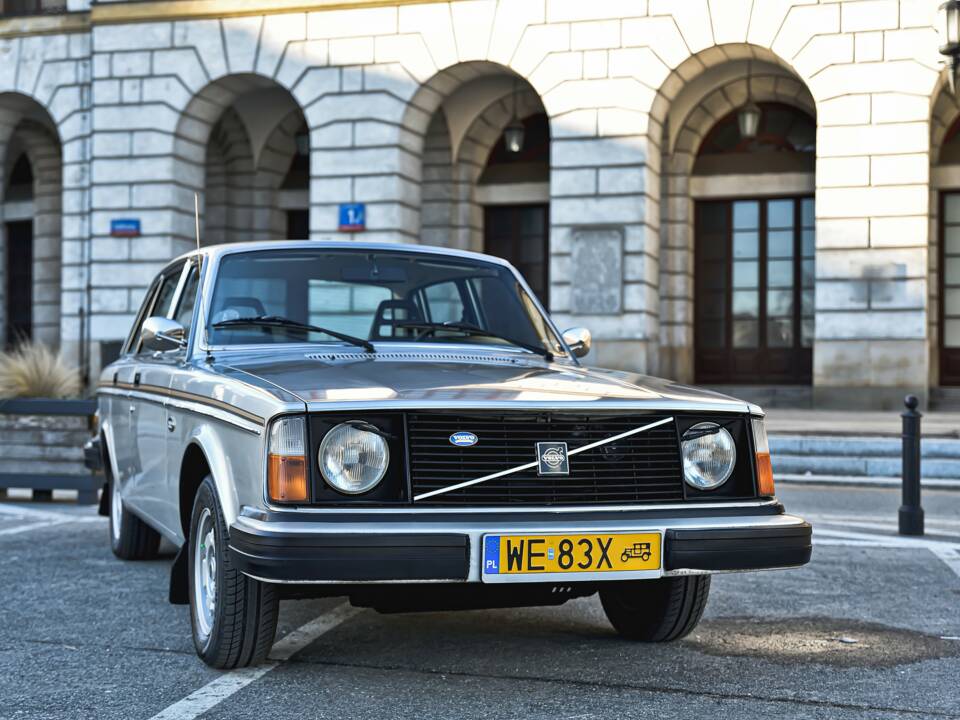 Image 1/38 de Volvo 244 DLS (1977)