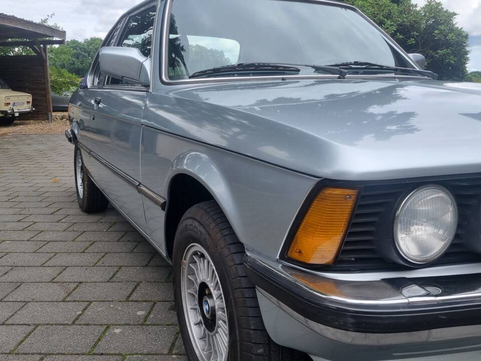 Image 2/18 of BMW 320 Baur TC (1980)