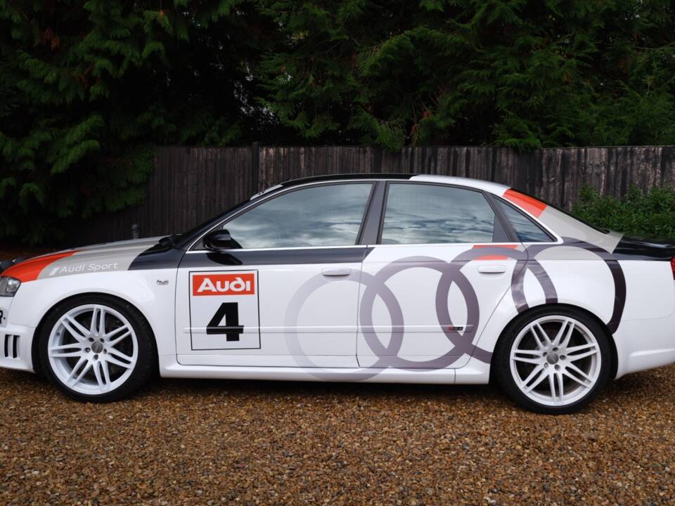 Bild 3/48 von Audi RS4 (2007)