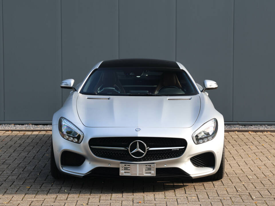 Image 24/56 of Mercedes-AMG GT-S (2017)