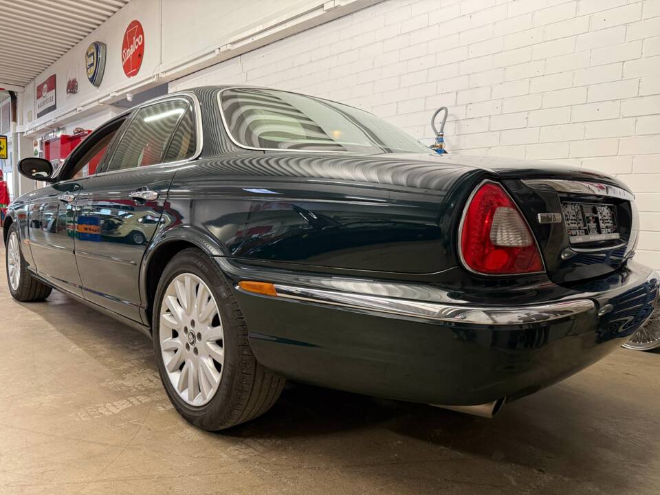Bild 11/16 von Jaguar XJ 8 4.2 (2003)