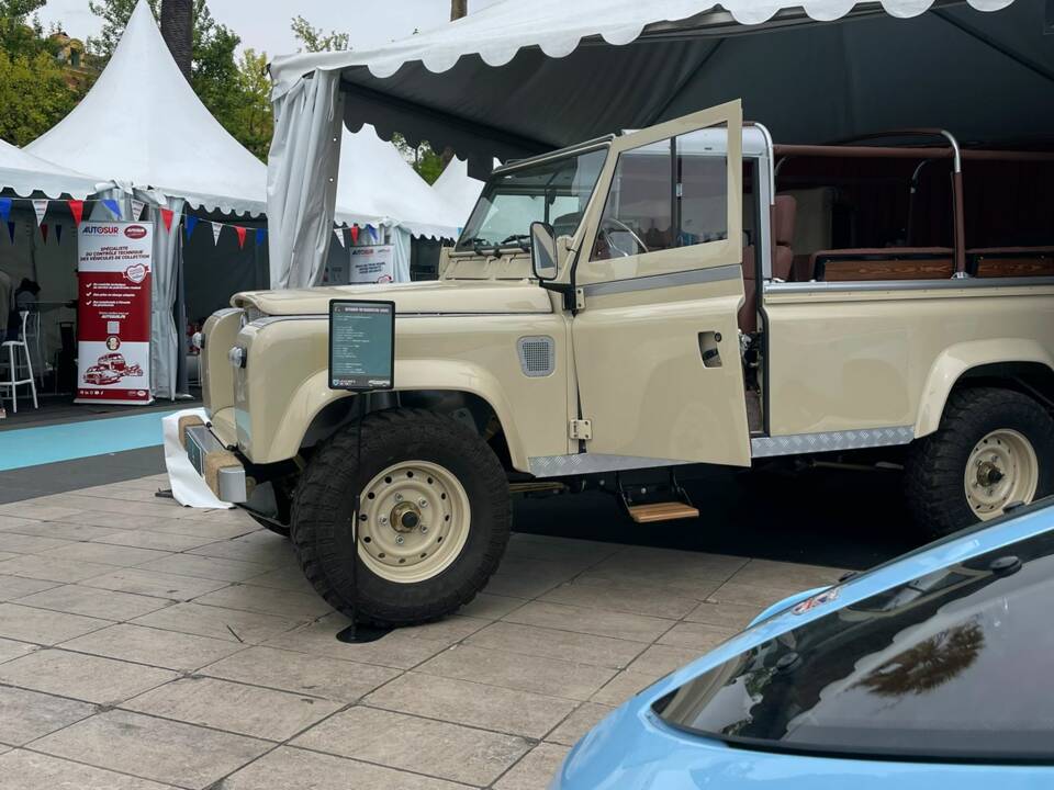 Bild 53/57 von Land Rover 110 (1989)