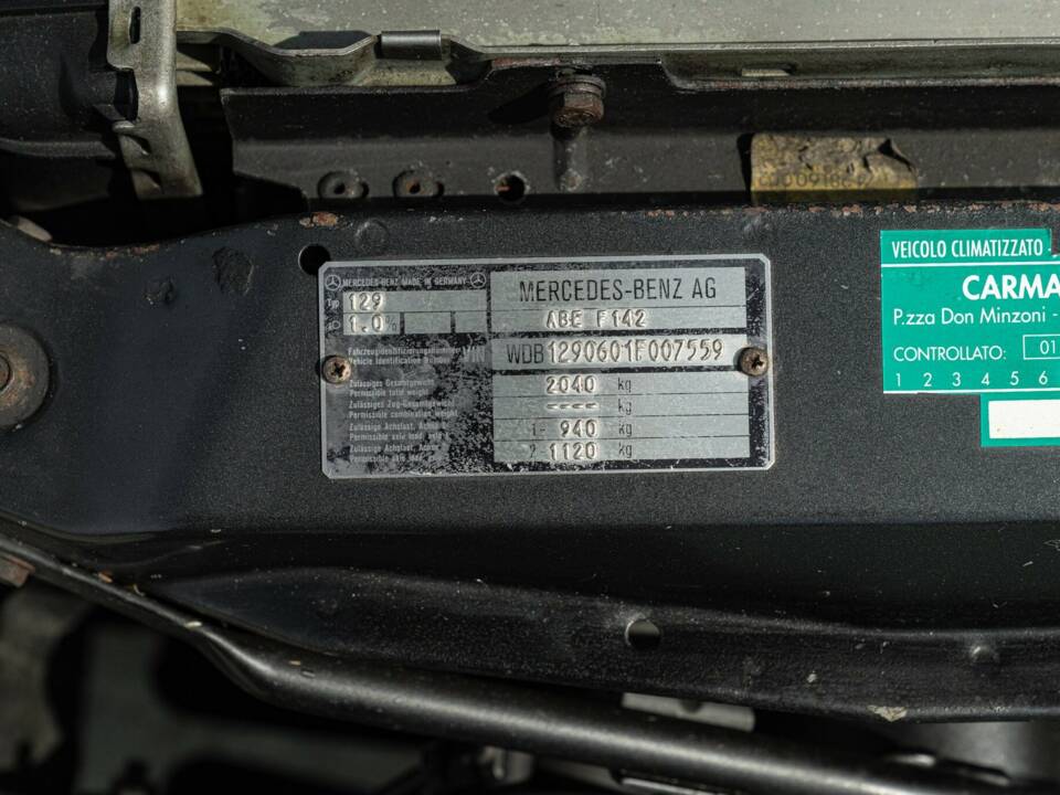 Image 48/50 of Mercedes-Benz 300 SL (1990)