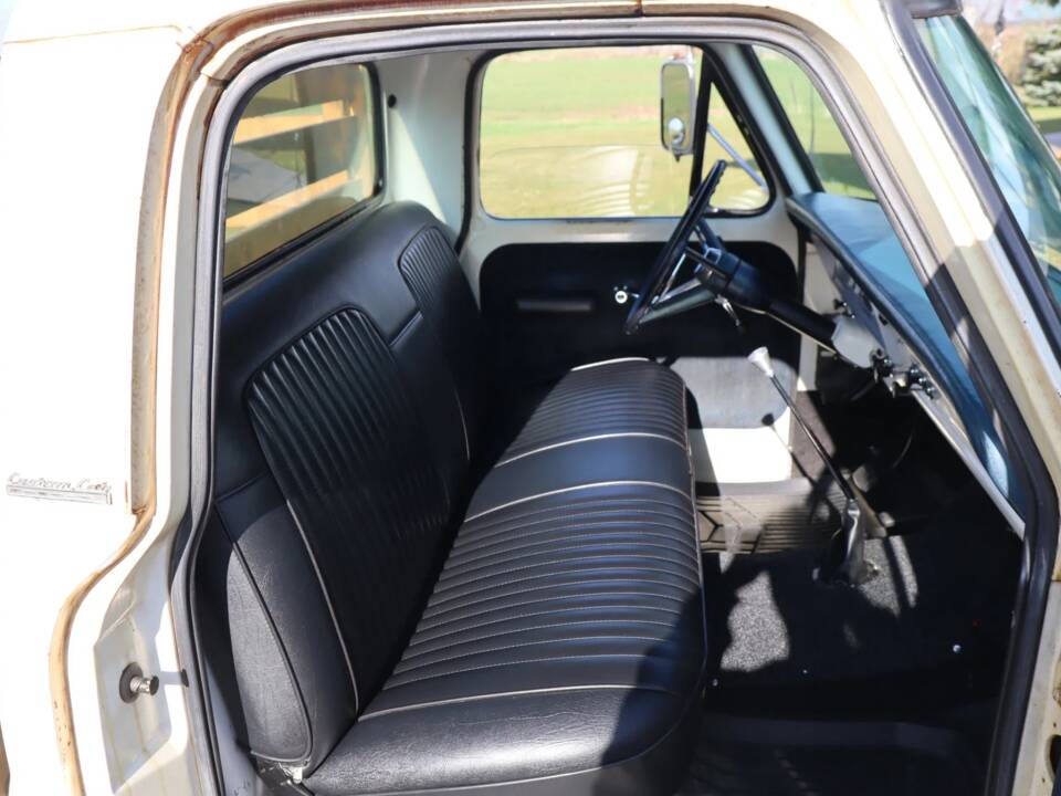 Image 20/52 of Ford F-100 (1967)