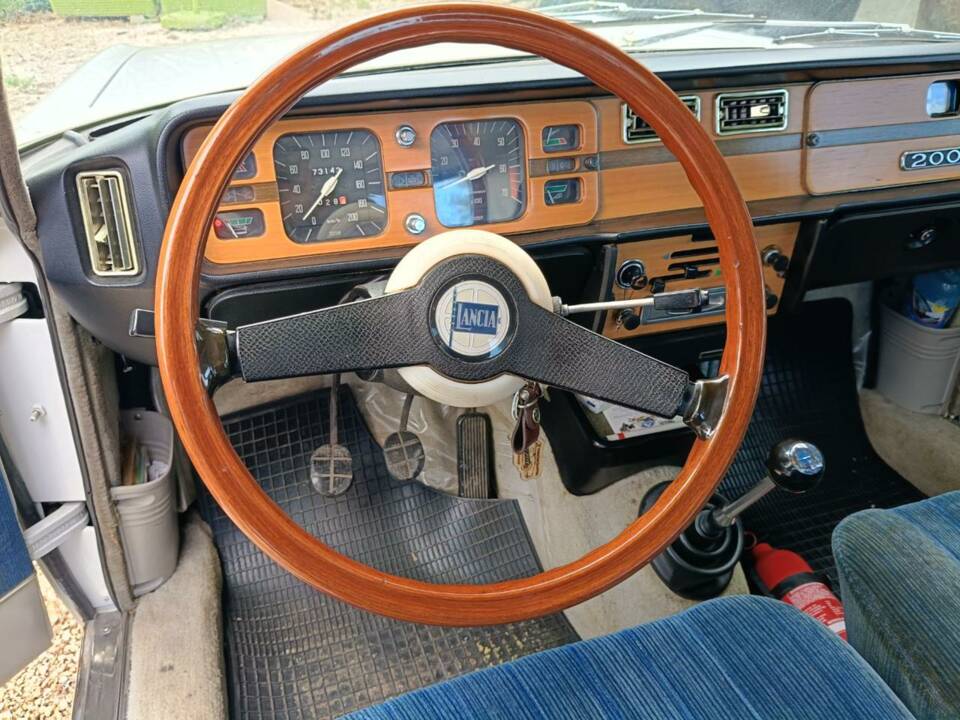 Immagine 20/50 di Lancia Flavia 2000 (1974)