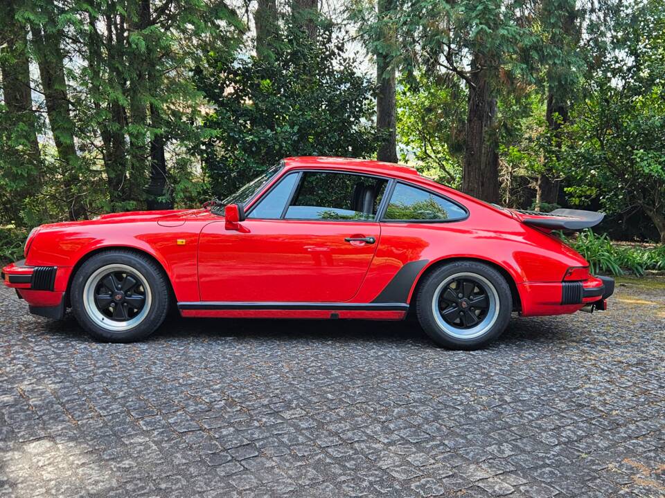 Immagine 3/37 di Porsche 911 Carrera 3.2 (1985)