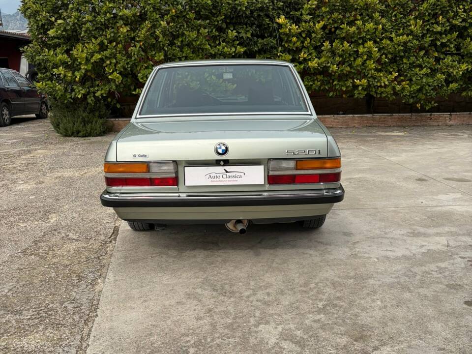 Bild 13/41 von BMW 520i (1982)