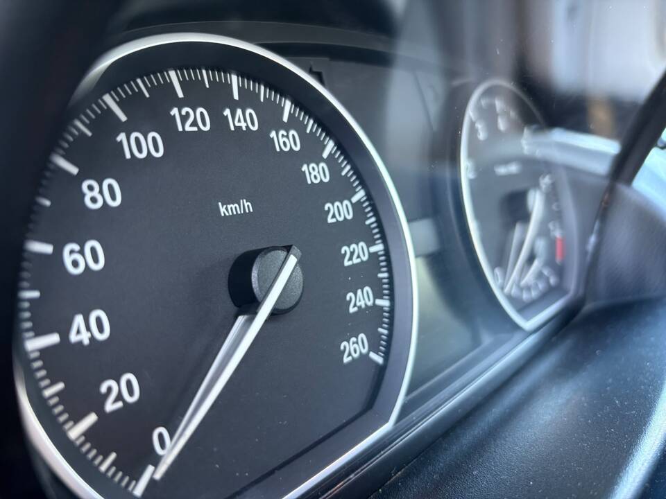 Image 13/37 de BMW 125i (2009)