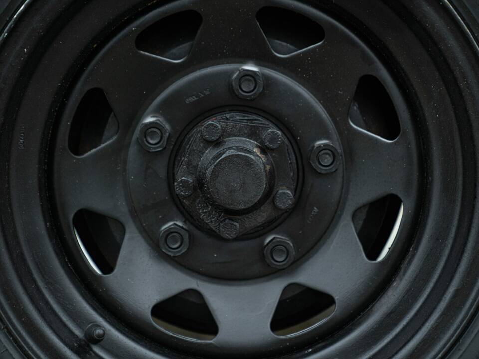 Image 18/50 of Land Rover 90 (1985)