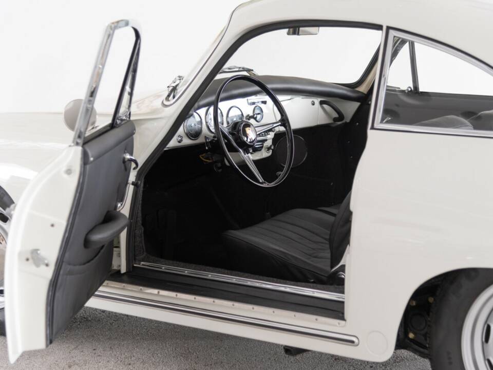 Image 24/37 of Porsche 356 C 1600 SC (1964)