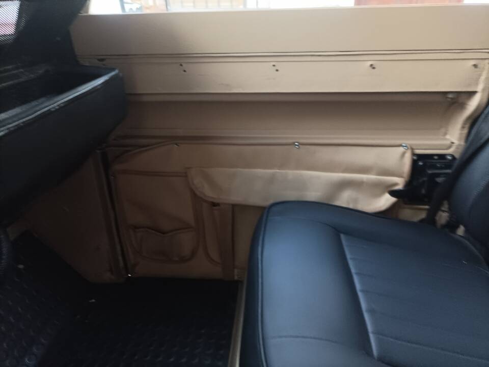 Bild 13/27 von Land Rover 88 (1978)