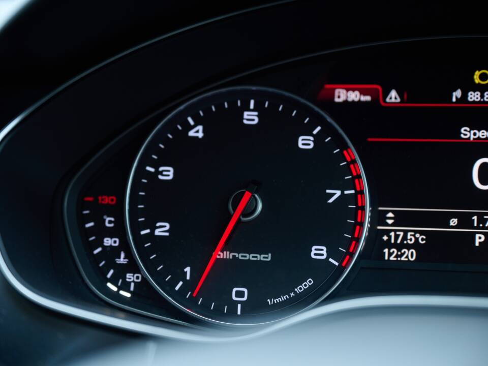 Image 47/50 of Audi A6 3.0 TFSI allroad quattro (2013)