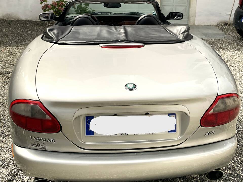 Afbeelding 3/8 van Jaguar XK8 4.0 (1998)