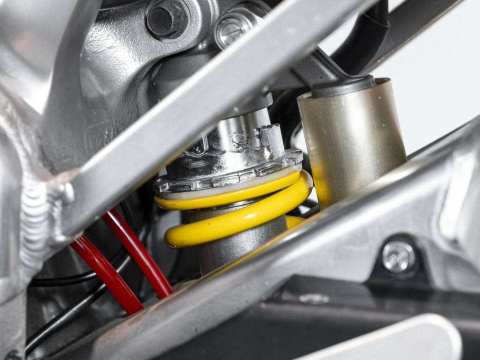 Image 25/44 of Yamaha YZF 1000 R1 (1998)