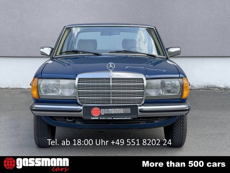 Image 2/15 of Mercedes-Benz 250 lang (1985)