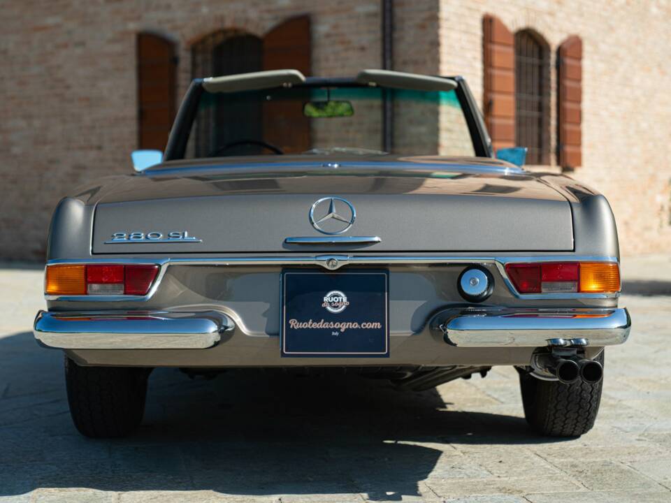 Image 14/50 de Mercedes-Benz 280 SL (1969)