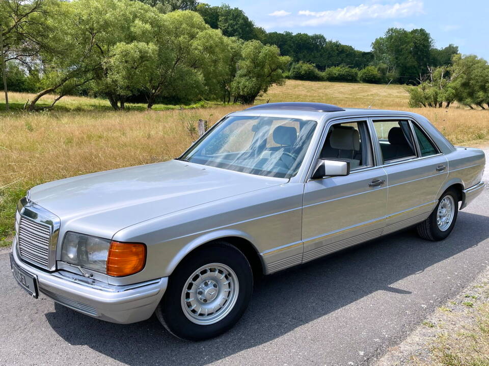 Image 2/24 of Mercedes-Benz 500 SEL (1982)