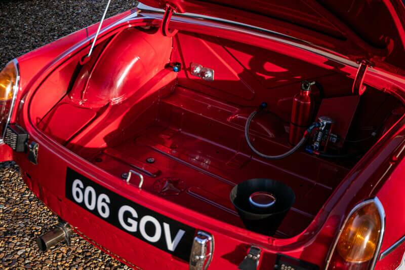 Image 38/50 of MG MGB (1962)