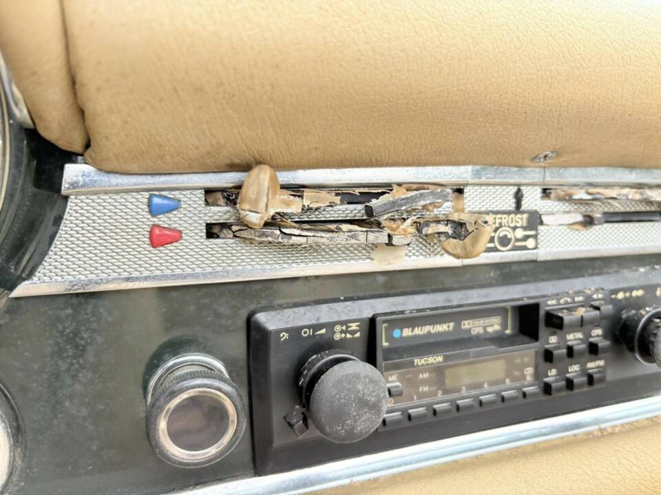 Image 26/50 de Mercedes-Benz 280 SL (1970)
