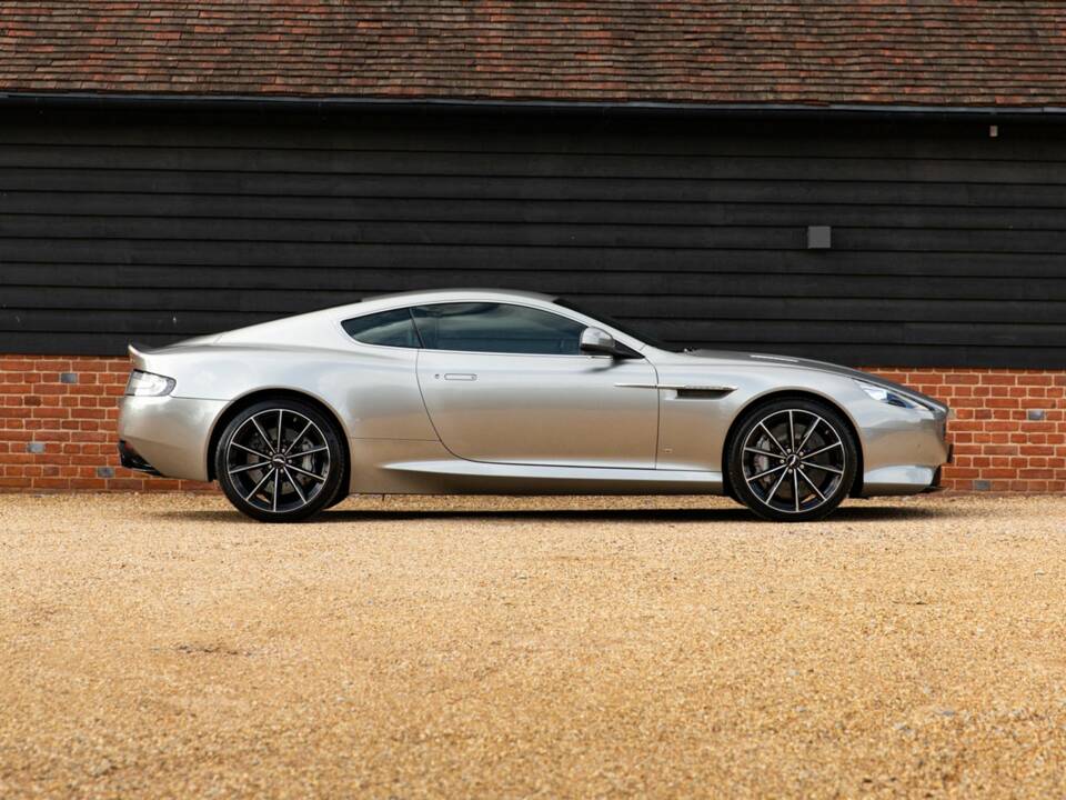 Bild 2/50 von Aston Martin DB 9 GT (2015)